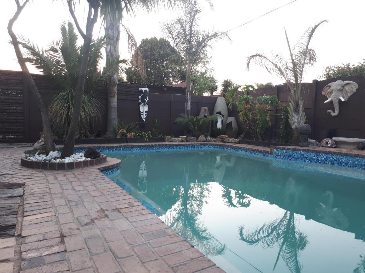 La Casa On Bashee Bed and Breakfast Boksburg Exteriör bild