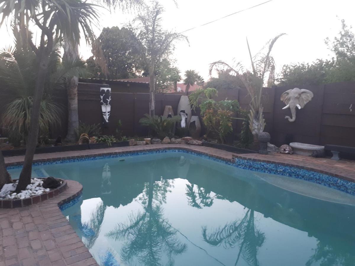 La Casa On Bashee Bed and Breakfast Boksburg Exteriör bild